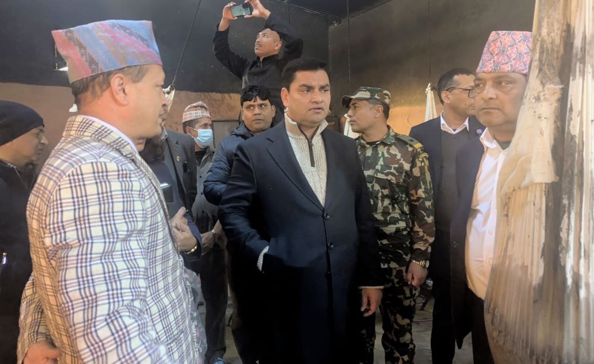 सिंहदरबार वैद्यखाना पुगेर स्वास्थ्य मन्त्रीले भने- तलबका लागि सरकारको मुख नताक्नुस्